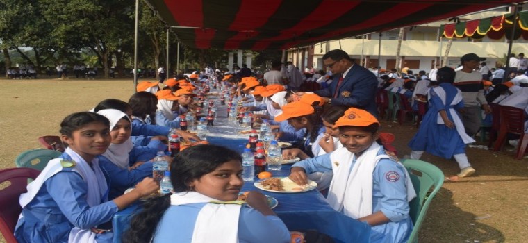 শিশু প্রতিযোগিতা  কুইজ এ  ১ম  স্থান অর্জন